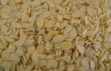Ground bitter apricot kernels